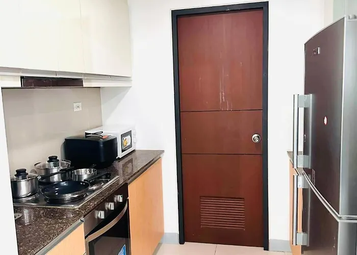 Cozi Two Bedroom Family Near Grand Hyatt Bgc