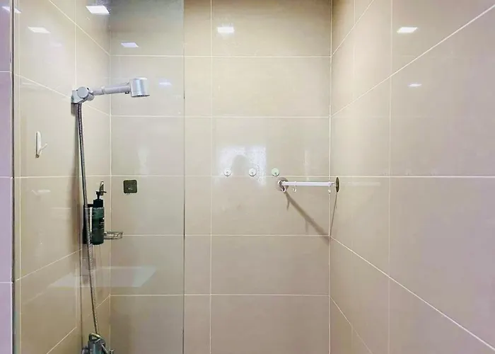 Cozi Two Bedroom Family Near Grand Hyatt Bgc Apartment