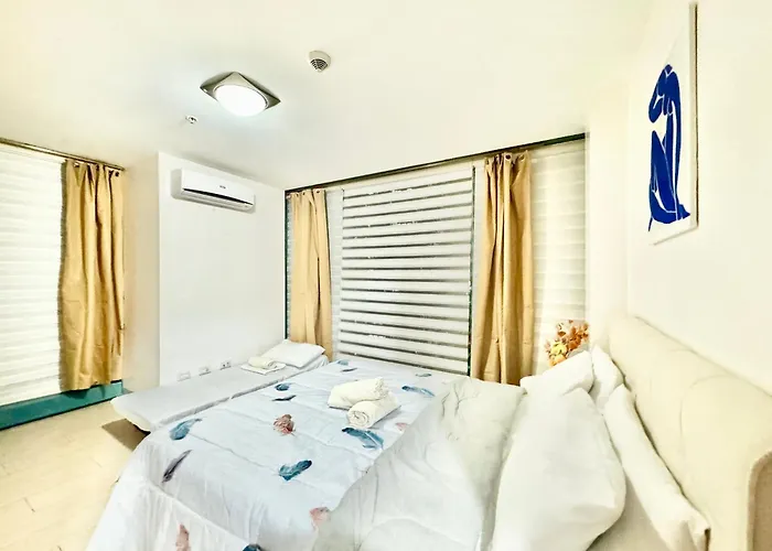 Apartment Cozi Two Bedroom Family Near Grand Hyatt Bgc
