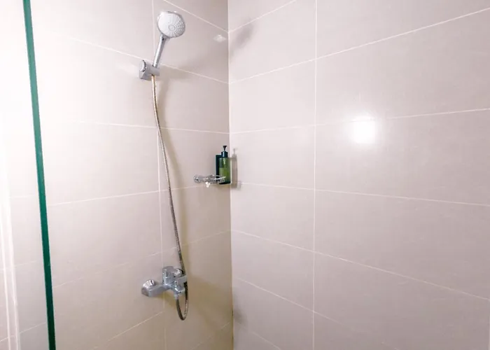 Apartment Cozi Two Bedroom Family Near Grand Hyatt Bgc *