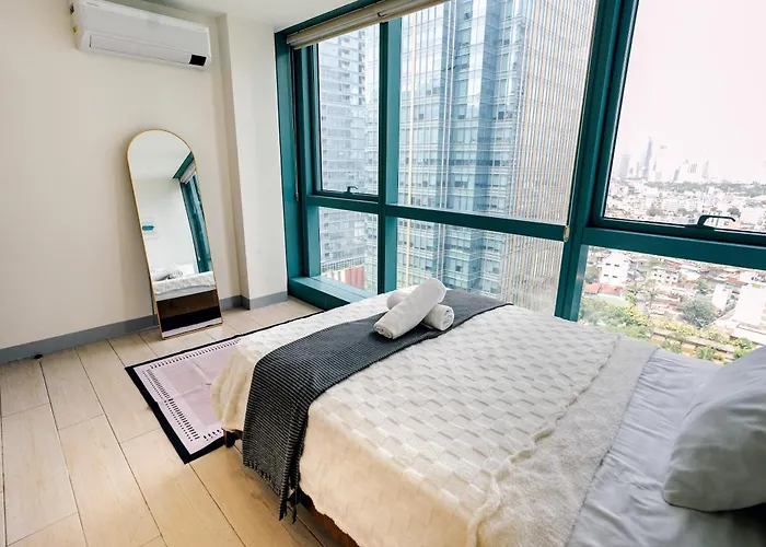 Cozi Two Bedroom Family Near Grand Hyatt Bgc *