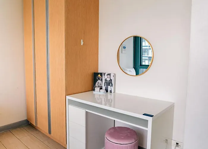 Cozi Two Bedroom Family Near Grand Hyatt Bgc Apartment Manila