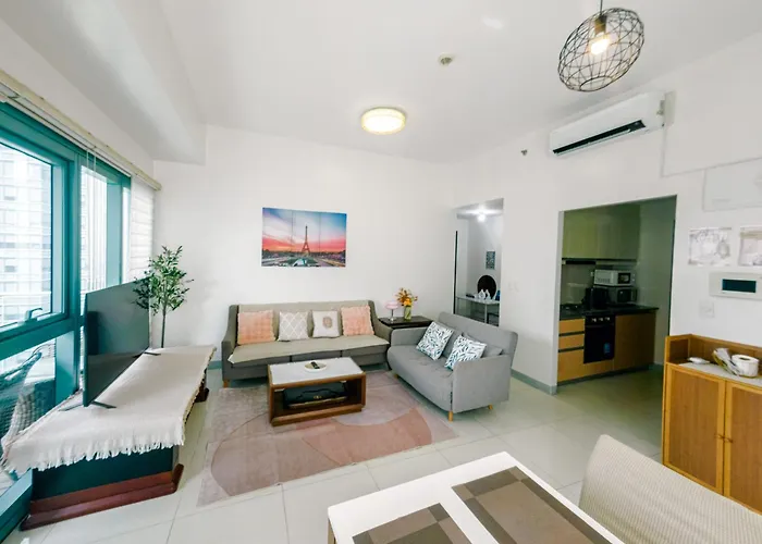Cozi Two Bedroom Family Near Grand Hyatt Bgc Manila