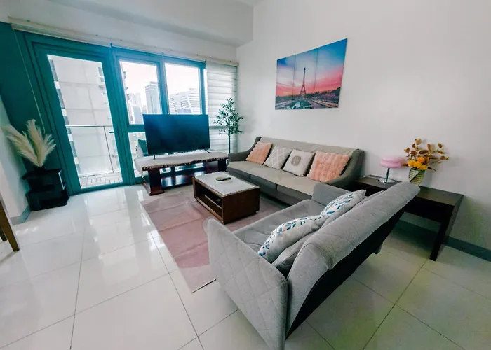 Cozi Two Bedroom Family Near Grand Hyatt Bgc Apartment