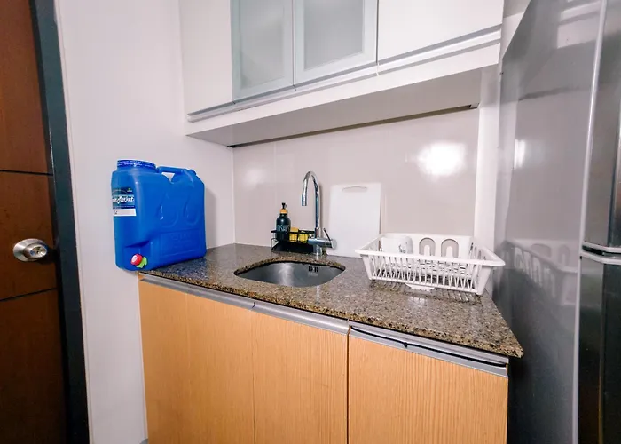 Cozi Two Bedroom Family Near Grand Hyatt Bgc *