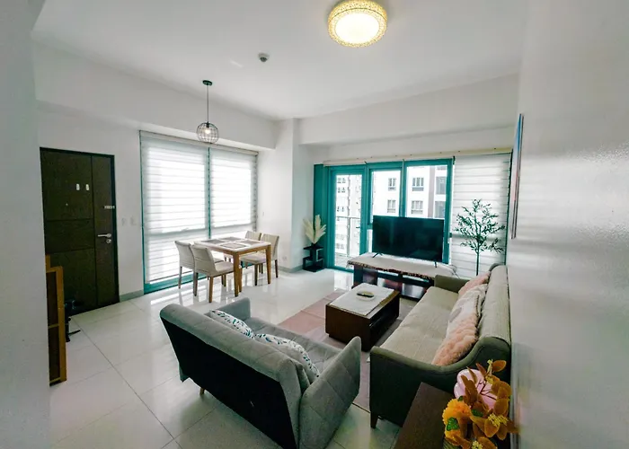 Cozi Two Bedroom Family Near Grand Hyatt Bgc Apartment *