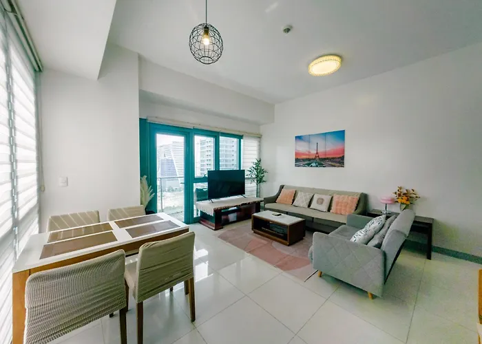 Cozi Two Bedroom Family Near Grand Hyatt Bgc