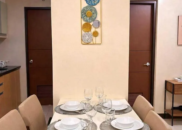 Cozi Two Bedroom Family Near Grand Hyatt Bgc Apartment